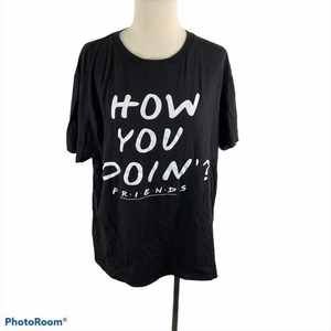 HOW YOU DOIN' Friends Black Tee‎